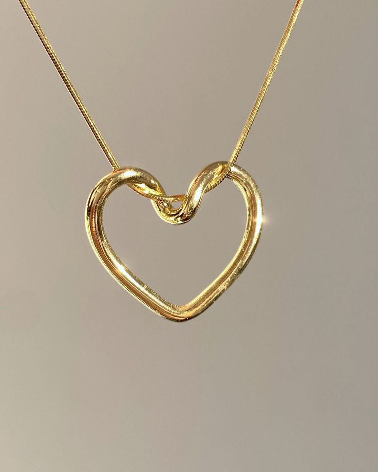 Anti tarnish heart pendant chain necklace