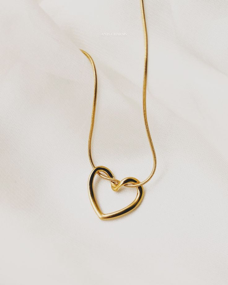 Anti tarnish heart pendant chain necklace