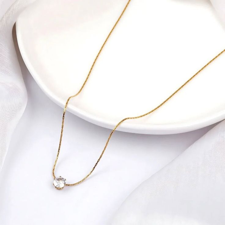 Anti tarnish diamond pendant chain necklace