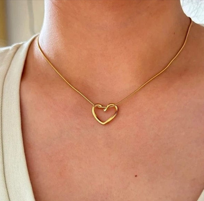 Anti tarnish heart pendant chain necklace