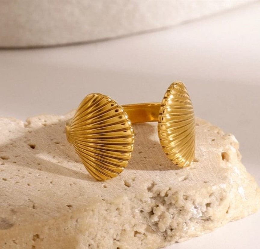 Shell Style Ring