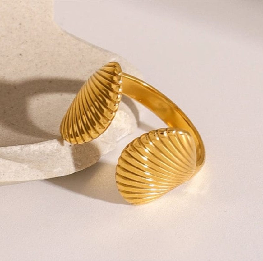 Shell Style Ring