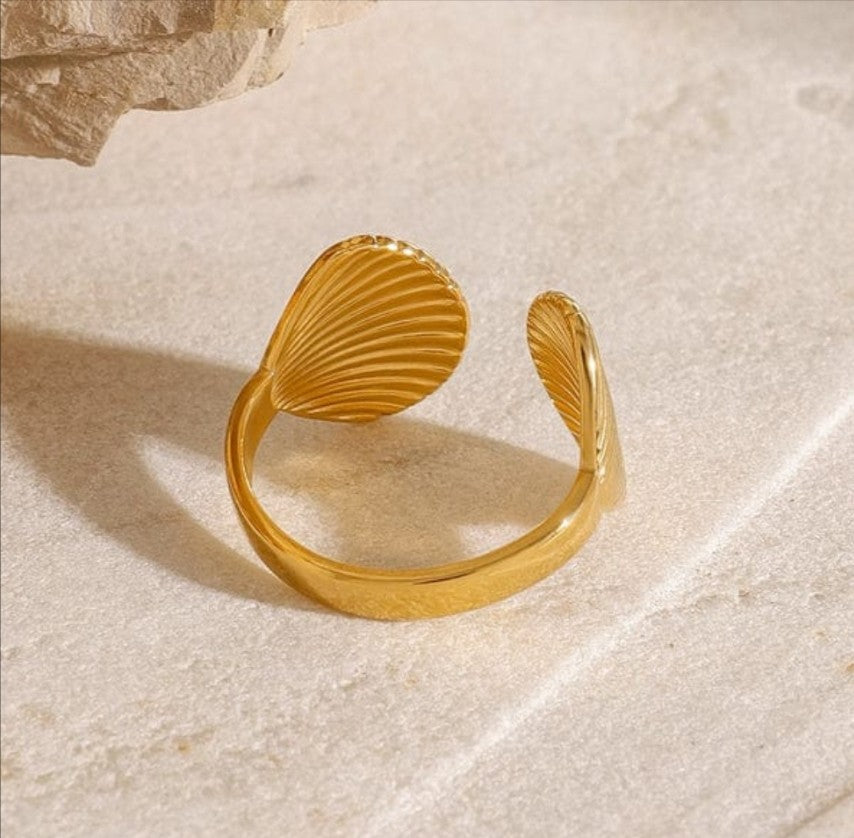 Shell Style Ring