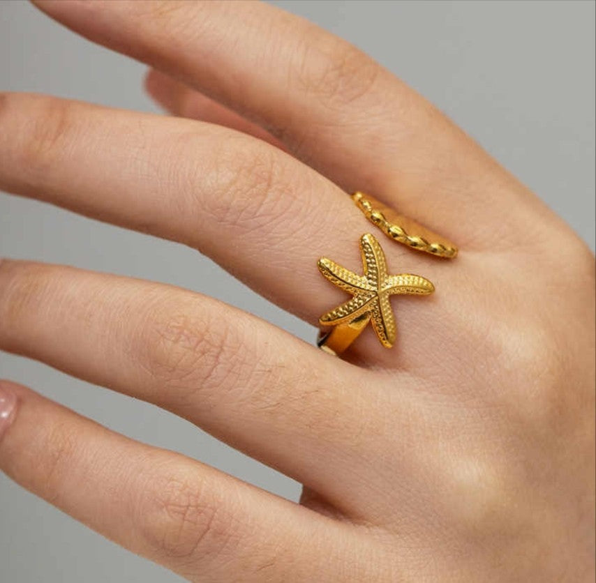 Sea Shell & Starfish Ring