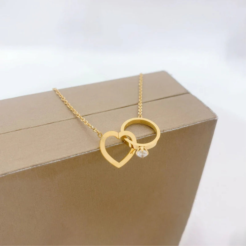 Anti tarnish Interlock heart ring pendant