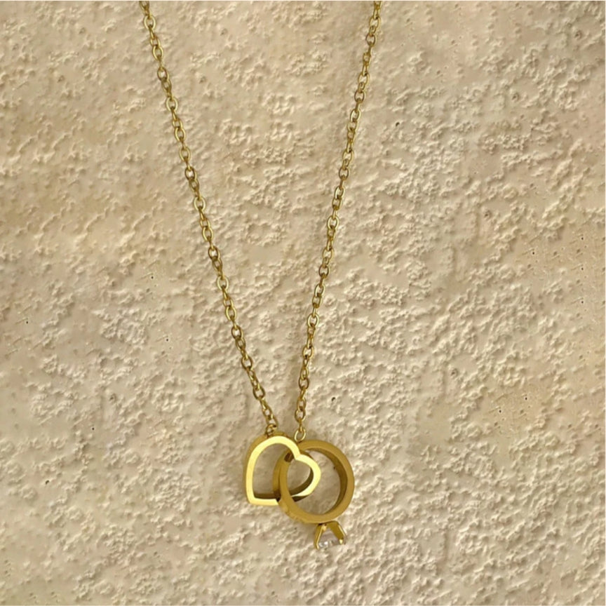 Anti tarnish Interlock heart ring pendant